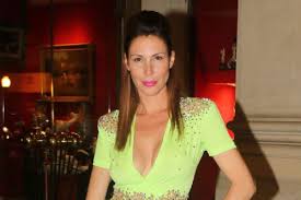 Impecable mostró sus atributos y deslumbró al punto de que sus seguidoras le reclamaron que por favor revelara el. Celina Rucci Abrio El Cajon De Los Recuerdos Y Conto Imperdibles Anecdotas Minuto Neuquen