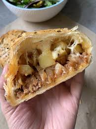 Feuillete Tresse Viande Hachee Et Pommes De Terre My Tasty Cuisine En 2020 Recette A Base De Viande Pate Feuilletee Recette Viande Hachee