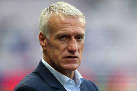 Didier deschamps has no connection to real madrid, other than having shared the pitch with zinedine zidane during the glory days between the 1998 fifa world cup and the 2000 uefa euro titles. Real Madrid Versohnung Mit Benzema Didier Deschamps Will Keine Details Nennen