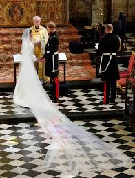 May 31, 2021 · megan thee stallion und dababy geraten auf twitter aneinander. Meghan Markle Und Ihr Brautkleid Das Sagt Die Designerin Dazu Vogue Germany