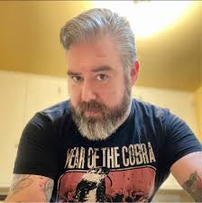 Any tips guys? This guy been shocking my ass for hours now! 😡⚡️🤬 The  scorpion lord gave me a heck of a challenge & now this guy. Phak!