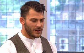 Sunday Brunch: Viewers sent into MELTDOWN as 'dreamy' cocktail mixologist  appears