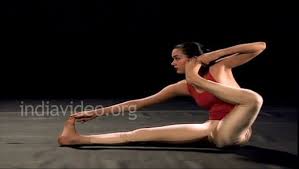 Yoga Shooting Bow Pose Akarna Dhanurasana Video Dailymotion Bow Pose Yoga Leg Muscles