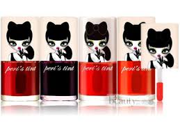 Gincu merah menyala yang bagi sebagian pelacur adalah simbol siapa mereka, ternyata ini terlihat berbeda. Koleksi Lip Tint Wajib Cuba Dan Wajib Beli