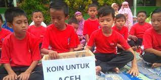 Seperti pada contoh berikut ini. Cerita Siswa Sd Sisihkan Uang Jajan Untuk Korban Gempa Aceh