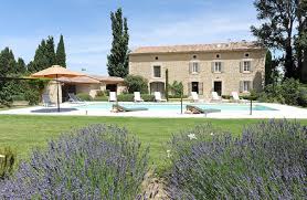 Mariage Provence Bastide Mas Demeure De Caractere Charme Wedding Planner La Fabrique A Reves Or Maison Toscane Maison En Provence Maisons Campagnardes