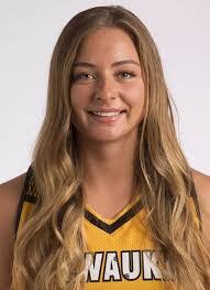 Bailey Farley's Instagram, Twitter & Facebook