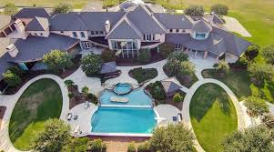 21 Must See Mansions Owned By Nfl Players Worldlifestyle Mansions Celebrity Houses Nfl Players