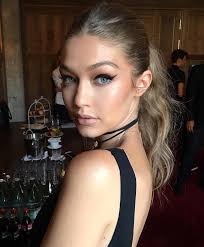 To be fair, it was a windy day. Gigi Hadid Does Friend S Makeup On Snapchat Teen Vogue