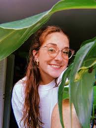 Elizabeth Schafer's Instagram, Twitter & Facebook