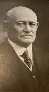 Krista Howes's Instagram, Twitter & Facebook