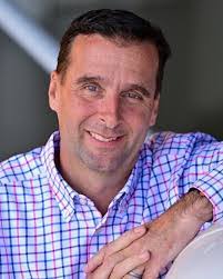 Kerri Meredith's Instagram, Twitter & Facebook