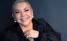 Writers living outside of Ecuador