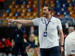 Jun 22, 2021 · he won silver at the past two olympics — plus long jump bronze in 2012 — and two silvers and two bronzes at world championships. 3vrcfeqwhrxphm
