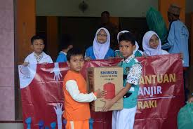 Yang dimaksud muatan lokal adalah bahasa arab, baca tulis al quran, bahasa inggris, olahraga, teknologi komunikasi informasi saya bicara tentang jisc di kalimalang jakarta timur ya bukan yang di kembangan, jakarta barat. Kesiswaan Sdit Alharaki