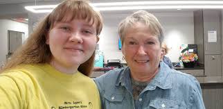 Winner of the Shelley Nance Memorial Art Scholarship for 2021 is Gracie  Dyess, senior at Red Oak High School. She will be attending Texas A&M. She  reminds me of Shelley. 😄