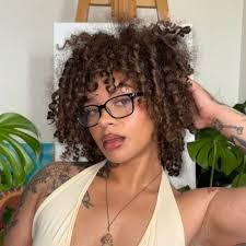 Ellie Coyle (@ellieecoyle)