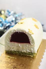 Ma Premiere Buche De Noel Mousse Au Citron Vert Framboise Biscuit Matcha Audrey Cuisine Buche De Noel Buche De Noel Facile Et Rapide Mousse Citron