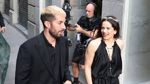 Rosalía sorprende en 'La Revuelta' con un bizcocho de "14 quilates" y su  confesión sobre el "celibato"