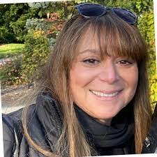 Susanne Bernstein's Instagram, Twitter & Facebook