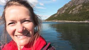 Vi ber skolesjefen holde det rosenrøde malingspannet litt dempet"