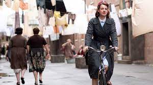 Медсестра дженнифер ли, получившая недавно диплом акушерки. Bbc One Call The Midwife Series 1 Episode 1