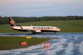 De organisatie is er ook van overtuigd dat protasevitsj werd gefolterd om bekentenissen af te leggen in een video. Wit Rusland Stelt Commissie In Die Ryanair Incident Onderzoe De Limburger Mobile