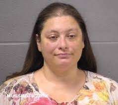 Kristie Skinner's Instagram, Twitter & Facebook