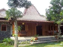 Selain menjadi kebudayaan, bangunan ini juga menjadi salah satu lambang strata sosial. Rumah Adat Jawa Tengah Nama Keunikan Gambar