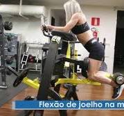 Flexão de joelho na máquina