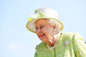 The Queen S Fashion Secrets Decoy Hats Secret Messages And More Vanity Fair