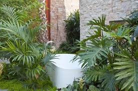 Providing inspiration for your own tropical style bathroom, we've come up with the following 8 ideas. 17 Stunning Outdoor Shower Designs Best Outdoor Shower Ideas