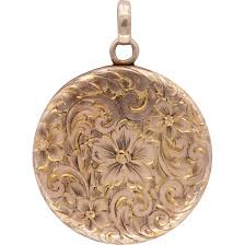 Title Antique Floral Engraved Locket In 14k Gold Price 450 Usd Category Jewelry Antique Fine Victorian Engraved Locket Antique Gold Locket Watch Locket