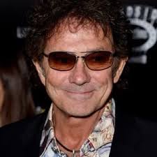 Mickey Thomas' Music Career and Epic Vocals