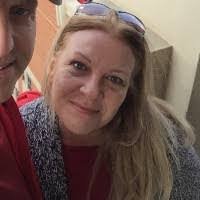 Carrie Wallis's Instagram, Twitter & Facebook