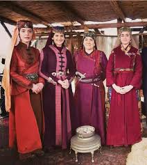 Pin By Eyzaaa On Dirilis Ertugrul Resurrection Ertugrul Turkish Dress Turkish Fashion Celebrity Dresses