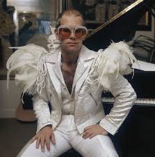 James corden asks elton john to help him navigate los angeles on a rainy day while the two sing some of his songs, including a. Elton John Performances Photos Elton John S Vintage Tour Looks