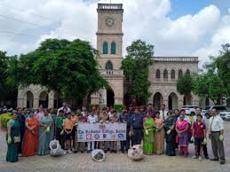 Jubilee garden, watson museum, arvindbhai maniyar hall 0.5 km. 2019 Page 2 The Rajkumar College