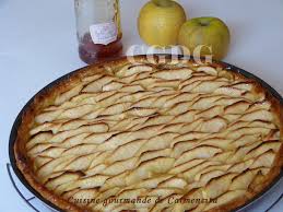 Réalisez cette recette de tarte aux pommes à la crème pâtissière maison facile a réaliser parfumée a la vanille nappée de confiture d'abricot. Tarte Aux Pommes Et Creme Patissiere Au Citron Cuisine Gourmande De Carmencita