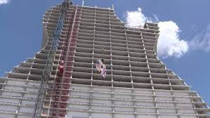 Se temen muchas muertes en derrumbe de edificio en miami. El Hotel Guitarra Hard Rock De La Florida Va Tomando Forma Hoteles Y Alojamientos