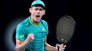 Alexander bublik congratulates alex de minaur on wednesday in the antalya final. Alex De Minaur S Racquet Tennisnerd Net