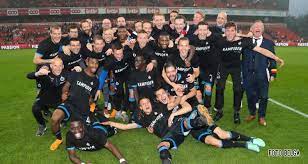 Sinds eind de jaren 70 ging ik tot mid de jaren 2000 regelmatig tot bijna altijd kijken naar blauw zwart. Fotogalerij Club Brugge Pakt Titel Focus En Wtv