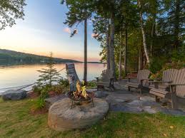 Texas lake cabin rentals if you are looking for a secluded romantic getaway for two or a waterfront lake house for the entire family, texas lake cabin rentals are a great option. Lake House Rentals Cabin Rentals Lakefront Cottages Vacasa