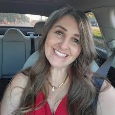 Rachael Estes's Instagram, Twitter & Facebook