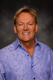 Juan Basurto's Instagram, Twitter & Facebook