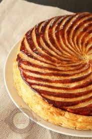 Je Ne Tarde Pas A Partager Avec Vous Cette Delicieuse Recette De Galette Des Rois Le Mois De Janvie Galette Des Rois Noisette Galette Des Rois Recette Galette