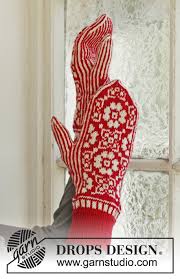 This is a little pretty rose with a circumference of about 2.5 inches. Christmas Rose Drops Extra 0 871 Free Knitting Patterns By Drops Design