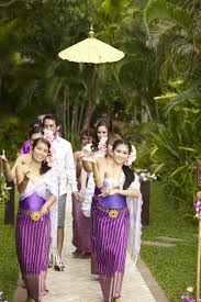 Traditional Thai Dancers Lead The Bridal Couple To The Buddhist Wedding Ceremony Buddhist Wedding Buddhist Wedding Ceremony Thai Wedding