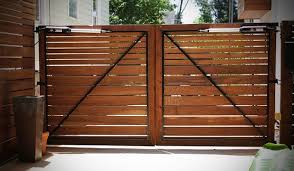 Safari Wood Gates Driveway Fence Design Driveway Gate