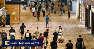 Singapura proíbe visitantes “indesejáveis” à medida que as regras de embarque das companhias aéreas entram em vigor